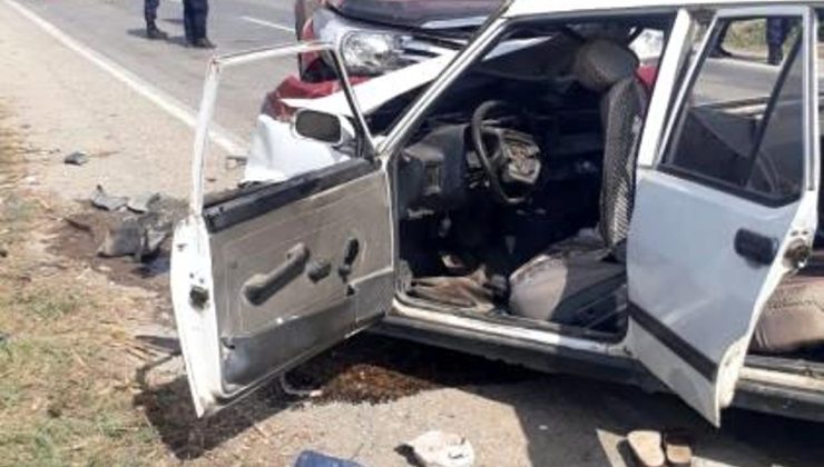 Tarsus’ta Pikap ile Otomobil Çarpışması: 2 Ölü, 3 Yaralı