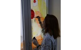 Egeli öğrenciler bina kapılarına vitrayla renk kattı- Güncel
