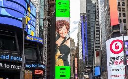 New York'ta bir 'Cumhuriyet Divası': Spotify'ın EQUAL Türkiye Ekim ayı elçisi Müzeyyen Senar New York Times Square'de- Güncel