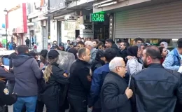 Adana’da DEM Parti Üyeleri İzinsiz Açıklama Yapmak İsteyince Polis Müdahale Etti