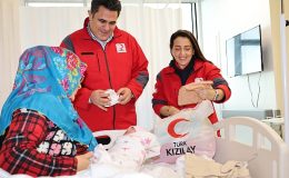 Türk Kızılay'ından Bayraklı şehir Hastanesine ziyaret- Güncel