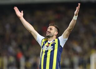 Dusan Tadic kaç gol attı? Tadic hangi pozisyonda oynar? Son dakika Fenerbahçe haberleri